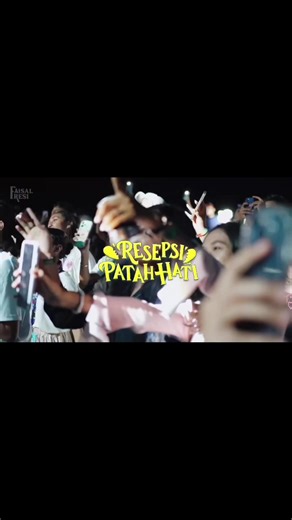 Faisal Resi - Live Concert on 3rd day of Hai Festival. Full performance on Youtube FAISAL RESI 🙏🏿 Maku ngere watu, Tu’a ngere su’a Ae bere iwa sele, Marilonga topo doga Big thanks to #haifestkupang2025 #faisalresi #sampainantinona #songwriter #livemusic