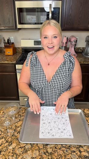 Ghost cakes in martini glasses?! Yes please 👻💕✨ We’ll see if it works 🥰 What do you think, light pink or hot pink cake with the white ghosts?! Come back tomorrow for part 2 💕 #halloween #halloweenparty #halloweencake #halloweencakes #halloweendesserts #halloweenbaking #cakedesign #cake #cakedecorating #cakesandwich #cakes #cakeart #homebaker #baking #girlsnight #halloweengirls #halloweengirlsnight | Dani Bell