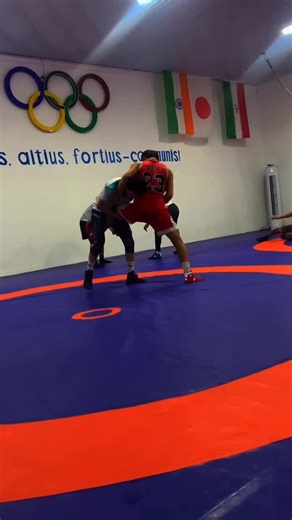Bobojonov Wrestling Club on Instagram: "Erkin kurash 🤼‍♂️❤️☝️ Mashgʻulotlar 1) 9:00 dan 10:30 2) 16:00 dan 17:30 Kattalar uchun 3) 19:00 dan 21:00 gacha tel: +998948366565"