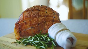 - The World's Easiest Christmas - Recipe #5 - GLAZED HAM For me, Christmas just wouldn't be the same without a good old glazed ham! If you're wanting some help putting one together, then follow along. View the recipe here: https://www.twer.co.nz/post/glazed-ham For more recipe ideas or to view my books, please visit: www.twer.co.nz/shop | The World's Easiest Recipes