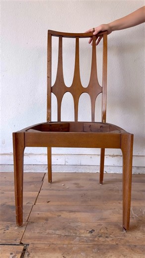 Lilly Skjoldahl - DIY furniture flips + home improvement on Instagram: "Not ONE… but SIX?! 😱💸 I found these super rare, Broyhill Brasilia chairs (and the table!!) at yard sale about three years ago for dirt cheap. I’ve been hanging onto them ever since… and finally got the courage to start their transformation with Scott ® Shop Original™ Towels @scotthomeandauto #ScottShopTowels # sponsored Here’s how I did it 👇🏼 (comment LIST if you want the full list of supplies used!) + removed the seat o