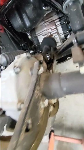 Suzuki KINGQUAD 400 engine number and Vin number location