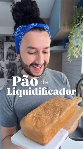 Rafa Figueredo ~ Vegano on Instagram: "Esse Pão de liquidificador sem lactose é o mais rápido e fácil de fazer, que fica fofinho e saboroso mesmo com poucos ingredientes. É sem lactose, sem sova, vegano e super saboroso. Ingredientes: 1 xícara de água 1/3 xícara de óleo vegetal 1/2 colher de sopa de sal 1/2 colher de sopa de açúcar 1 pacote de fermento biológico seco (10g) 2 xícaras de farinha de trigo Tenho também uma receita diferente sem glúten, comenta que se vocês querem que eu grave, porqu