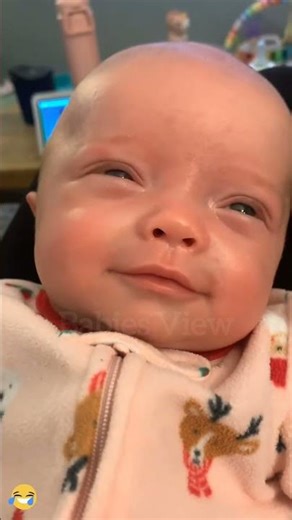 Throwback to the cutest litle baby sneeze ever 😢 babies view 🐣 #babiesview