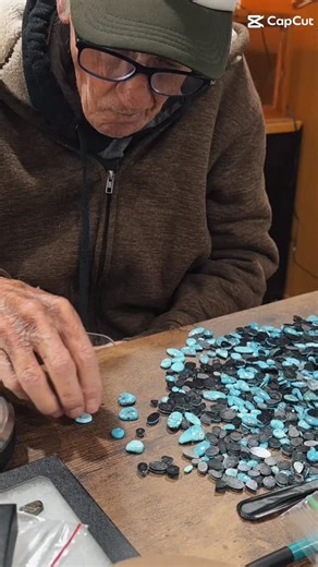 Dakota Sky Stone on Instagram: "🤍 Every day looks a little different around here… but the heart stays the same. Family hands shaping stone layouts, packing your orders with love, capturing the details, dreaming up new designs — and always taking a moment to dance in the middle of it all. It’s the behind-the-scenes moments that make this place home. 🦬💎🤍 #DakotaSkyStone #Familyowned #familybusiness #TurquoiseJewelry #Behindthescenes #familytime #turquoisestones #madeintheusa #WallSD #HifromSD 