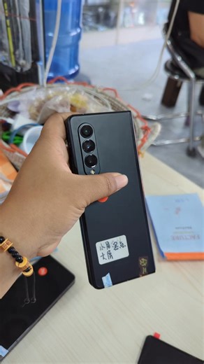 👉 #SAMSUNG FOLD 4/3 ORIGINAL Contact: 034 59 854 00 PRIX: 1.525.000ar - 12GB RAM | 256GB STOCKAGE INTERNE - ANDROID 12 🔥 - ÉCRAN :6.2"/7.6"SUPER AMOLED 120Hz😱 - CAMERA DORSAL :50MP | 12MP | 10MP FULL OPTION - PROC QUALCOMM SNAPDRAGON 8 GEN 1 - ADRENO 730 💡 - CONNECTIVITÉ : 4G LTE / WIFI / BLUETOOTH 📶 - BATTERIE 4400mAh 🔋⚡ TRÈS AUTONOME Garantie/facture magasin Afak mandef amn faritra rehetra♥️ LIEU: TÉLÉPHONE SHOP BEHORIRIKA | En ligne by Mamitiana