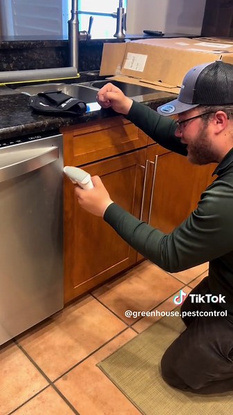 We definitly know what we are doing! Any pest issue you are experiecing we will eradicate them with our eco-friendly methods! #pestcontrol #floridapestcontrol #fyp #technician #termitecontrol #antcontrol