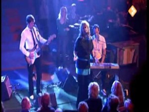 Mathilde Santing - Going to a Town @ Mooi! Weer de Leeuw (Live)