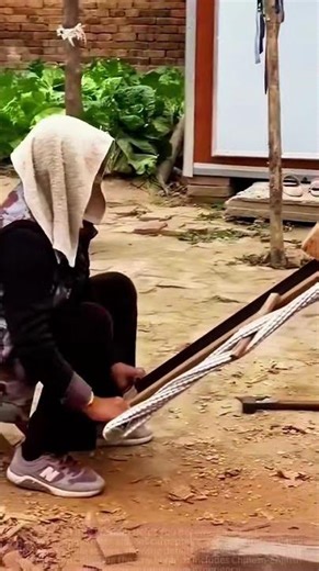 Traditional Wood-Sawing Skills: Learn How to Cut Wood with Primitive Tools