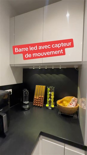 Lampe led avec détecteur de mouvement super pratique et pas cher #lampe #led #lampeled #eclairage #luminaire #barreled #bonplan #pascher #OffresDHiver #offrespourtoi #OffresDeLaSaintValentin