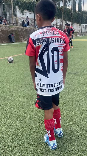 Rompiendo el arco @elite_football_academy10 !!! | Titanium KIDS