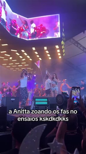 ela falando “éééhhhhh” kkskskksks #anitta #anosatrás