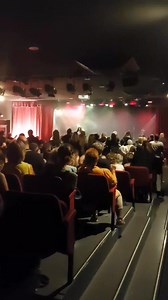 Merciiii au public de la Comédie des Suds de Cabriès pour cette belle standing pour le rodage de mon nouveau spectacle "A quel moment ça a merdé" 🙏💙 Bizatous Rendez-vous sur scène : 07 octobre : Lassigny 60 (one man Saison 2) 13 octobre : Avignon 84 (pièce Le Dîner de cons) 14 octobre : Istres 13 (one man A quel moment ça a merdé) 21 octobre : Avignon 84 (pièce Le Dîner de cons) 27 octobre : Salindres 30 (one man A quel moment ça a merdé) 28 octobre : Avignon 84 (pièce Le Dîner de cons) RETROU