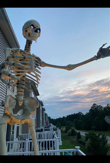 Bonesaw McGraw is back baby! We are ready for Halloween in this house! 💀 #bonesawmcgraw #12ftskeleton #homedepot #halloween2022 #spookyskeleton #somd #nevertooearlyforhalloween