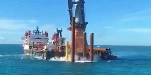 VIDEO: Accident on Heerema vessel off Taiwan halts wind farm installation work