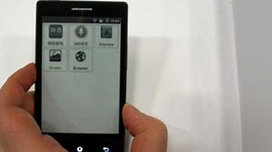 Smartphone Android de e-ink é leve, barato e tem bateria para uma semana