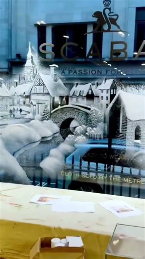 The most detailed window I’ve ever done #artsandcrafts #windowart #snowwindows #creativewindows