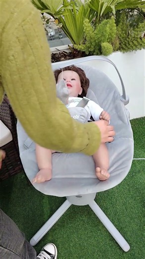 APP control + soothing sounds 🎶baby swing, stress-free parenting💖💖 #babygear #newborn #babyswing