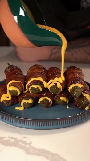 Green Mountain Grills on Instagram: "Cheesesteak Jalapeño Poppers 🏈 This recipe from @foodwithbearhands was a sensation last year for the Big Game! Recipe below ⬇️⁠ ⁠ Makes 10 Cheesesteak Poppers 🏈⁠ ⁠ Ingredients List:⁠ 10 Jalapeños⁠ 1 lb Ribeye⁠ 10 slices of Bacon⁠ 1 Red Bell Pepper⁠ 1 Green Bell Pepper⁠ 1/2 Yellow Onion⁠ 4 slices Mozzarella Cheese⁠ 4 slices Provolone Cheese⁠ 1 oz. Worcestershire Sauce⁠ 3 Tbsp BBQ rub⁠ Salt & Pepper⁠ ⁠ Directions:⁠ 1. Sauté 1/2 yellow onion chopped, 1 chopped
