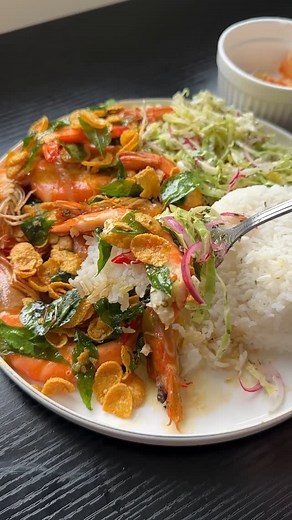 Bro Json on Instagram: "Next time magluluto kayo ng hipon, ganito gawin niyo#cerealprawns #shrimp #cabbage #recipe #Foodblogger"