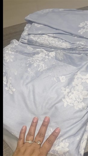 Affordable Queen Size Bedsheet - Soft and Comfy