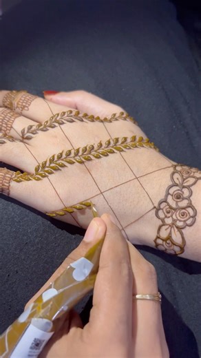 Simple mehndi tutorial | Beautiful mehndi design #youtubeshorts #shortvideo