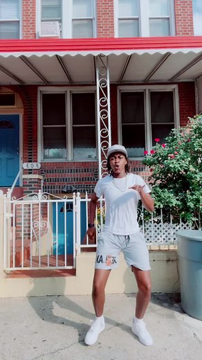 Had to bring this back for the one time😮‍💨🔥🔥 #fypp #foryou #viral #walklikeronald #ronaldmcdonald #DontSpillChallenge #FordMaverick @jah.hendrix