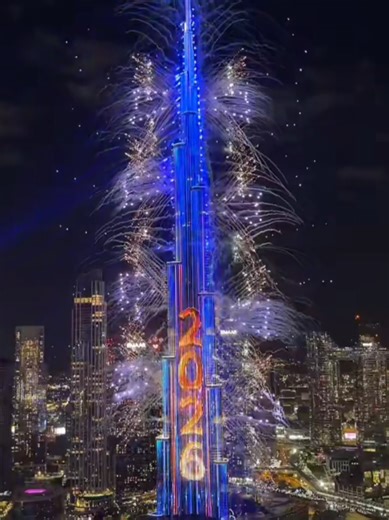 Happy new year 2026#dubai🇦🇪 #exploredubai #downtowndubai #burjkhalifa #dubaimall @𝓢5.𝔀𝓪𝓳𝓲𝓭 𝓽𝓪𝓱𝓪𝓷👿❤️ @Waliullah SAHIBZADA