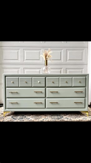 Scuff sanding, priming, painting, sealing and adding new hardware 🟰A Brand New Dresser #diy #furnitureflip #diyproject #furnituredesign #furnituremakeover #upcycle #furniture #upcycledfurniture #thriftflip #thriftedfurniture #homedecor #flip #furnitureflipper