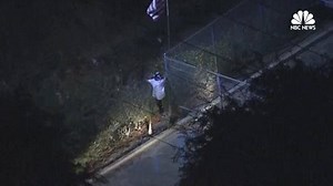 This guy led cops on a 100mph motorcycle chase — and then a foot race | NowThis