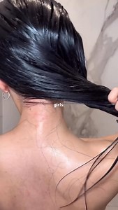 If you are experiencing hair loss, this is how you can tell if it’s normal or if you should be worried …. 😬 1️⃣Over 100 hairs per day on hairbrush or shower drain. 2️⃣Hair pull test. Over 3-6 hairs is abnormal. 3️⃣Hair part test. Widening of the hair part or more scalp exposure over time. Try these tips and let me know if you think we should cover how to fix it🤓💡 . . . . #hairloss #hairshedding #hairproblems #haircare #hairthinning | Dr. Christina Huang