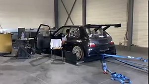 Apres des galeres de grosse pompe HP qui décède sur le banc et un recalage des arbres pour gagner de la puissance et couple au plus tot . Voici les resultats 1 bar : 463.7 ch et 550 nm 1.5 bars : 567 ch et 677 nm 2.0 bars : 659 ch et 787 nm 2.5 bars : 748 ch 889 nm Un grand merci a mon ami Guillaume pour tout les reglages , dispo et mains d oeuvre afin realiser la mise au point du moteur | 106 Evolution