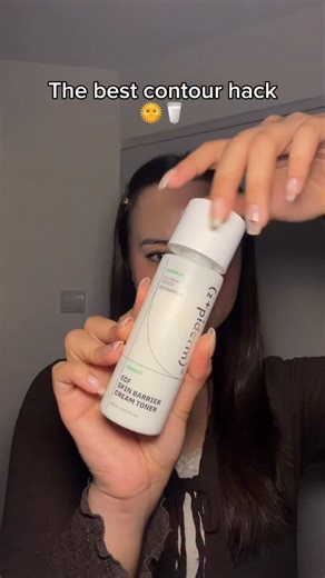 You won’t ever apply your contour the same way ✨ Would you try this hack ? romand - Better Than Contour Palette Zipiderm - EGF Skin Barrier Cream Toner 👉 Follow us for more exciting K-beauty launches and must-have products! #kbeauty #koreanmakeup #countour #countourhack #makeuptips #makeuphacks #countouring #makeupaddict #flawlessbase #instabeauty #makeupobsessed #makeuptrends #zipiderm #milkytoner #romand #countourpalette #stylekorean #stylekorean_global | StyleKorean