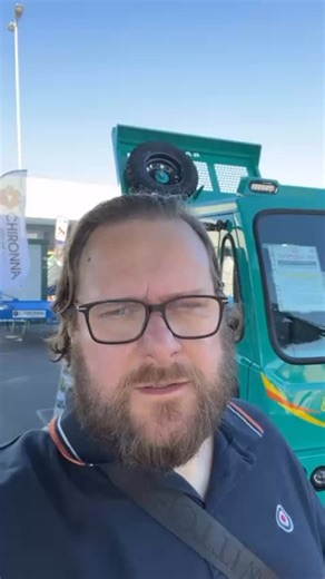 Samochody rolnicze Comaca. Nie są ładniejsze od Tarpana, ale mają napęd na cztery koła, diesle pod maską o mocy 26 KM i mogą być zarejestrowane jako ciągnik rolniczy. | farmer.pl