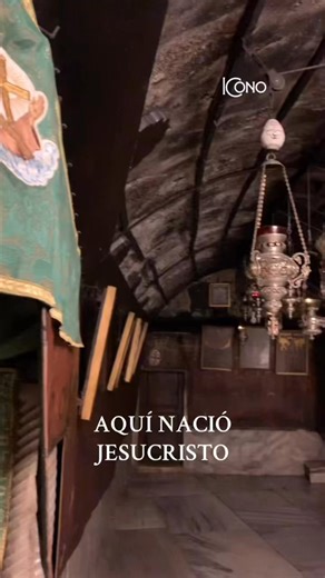 ☦️ Conocías el lugar donde según la tradición Jesús nació en Belén? Este santo lugar es una Basílica y es custodiado por varias tradiciones católicas tanto del Rito Latino como Ortodoxos y Armenios. En estos días de fiesta, recordemos que aunque los Ritos sean diversas, el misterio de la Fe es UNO ,la sucesión apostólica es UNA y el Señor es UNO. Comparte este video de la gruta de la Natividad para promover tu Fe Católica en Navidad. 👇 #navidad2025 #iglesiacatolica | Fe Católica de Oriente a Oc