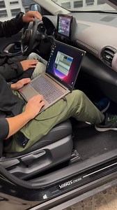 processore sonoro audison kit hertz anteriore legend pilotato da amplificatore hertz 4 canali ml power 4 , kit posteriore hertz dcx 170 pilotato da autoradio originale, amplificatore hertz hd 3001 infine subwoofer audison APBX 10 DS | Audio Elite