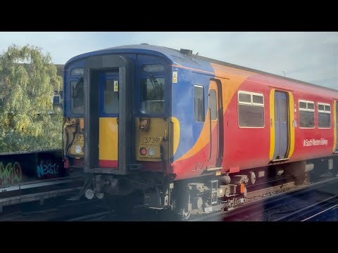 AN 8 CAR CLASS 455 EMU CAPTURED BETWEEN LONDON WATERLOO AND VAUXHALL IN EARLY SEPTEMBER 2025