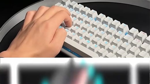 Alienware 610M无线游戏鼠标、510K机械键盘、520H电竞耳机三件套，手感精准响应快，长时间打游戏不累手，家用办公或电竞场景皆宜，提升效率与沉浸感