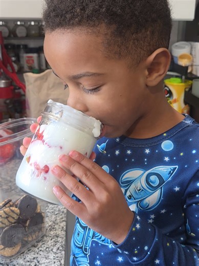 everybody loves Parfaits #momlife #sahm #familytime #parfait #shrek