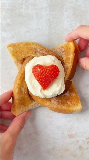 This Strawberries & Cream Toast Is Even Better Than M&S 🍓