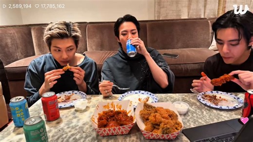 the boys talked about how jungkook works out for 2 hours after the concerts + he does cardio for an hour in the morning and said that he doesn’t watch anything on the screen that’s on the treadmill (while he’s on it) but listens to his favorite anime opening songs ! 🔥💪