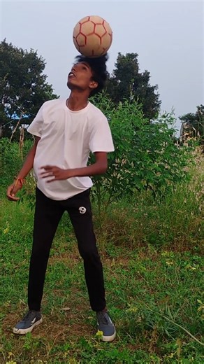 🔥📈 #football #footballskillschallenge #freestylefootball #skills #freestyle #soccertricks #soccer