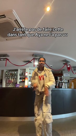 Identifiez la à fond dans les commentaires pour m’aider à relever ce défi #aya #nostress #dancer
