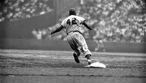 How Jackie Robinson Changed The MLB Forever And Paved The Way For 3 Legends