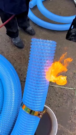 Real Engineerings | Engineering & Technology & Gadgets & DIY on Instagram: "The Perfect Fit: Thermal Hack for Heavy-Duty Hoses 💧 ​This is an ingenious field hack that mechanics, farmers, and plumbers often use when assembling tough, heavy-duty hoses! Watch as the worker uses controlled heat to achieve a perfect, sealed connection where simple force would fail. ​The Clever Technique: ​The Hose: The hose is a rigid, reinforced plastic suction hose (note the internal helix of the clear blue materi