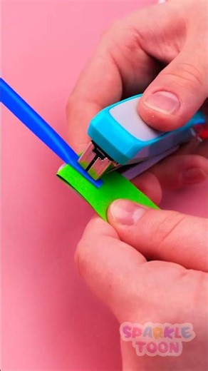 🔄 Create Your Own Flying Toy! Easy DIY Fun for Kids! ✨ #DIY #SmartKids #Kids