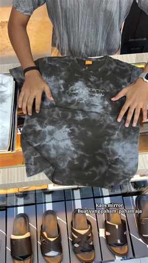 Kalau kata anak sekarang “yang tau-tau aja” KAOS IMPOR MIRROR. #captaindistro #bandaaceh #kaosimport #kaosluxury