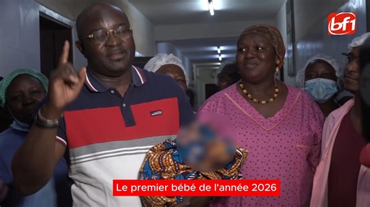 613K views · 34K reactions | 櫓 Le premier né de l'année 2026 Le premier bébé de l'année 2026 du Burkina Faso est né au CHU de Bogodogo à 00h 00. C'est une fille d'environ 3kg. C'était en présence du ministre chargé de la santé le Dr Robert Lucien KARGOUGOU qui a félicité les parents. | BF1 TV | Facebook