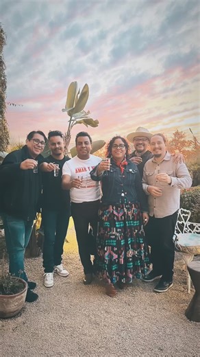 2025, Vivimos agradecidos por todo lo vivido. Les deseamos un Prospero año, los queremos muchísimo y nos vemos en este 2026 para seguir compartiendo hermosos momentos juntos. | La Santa Cecilia