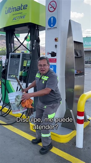 Así de eficientes somos en nuestras gasolineras, ya sea en Servicio Canindo o Servicio Orandino… 👍🏻⛽️ #gasolina #gasolineras #pemex #viral #comedy